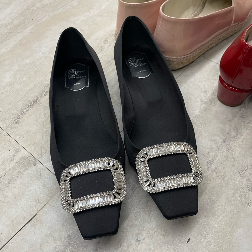 Roger Vivier Satin Crystal Embellishments Pumps Women's